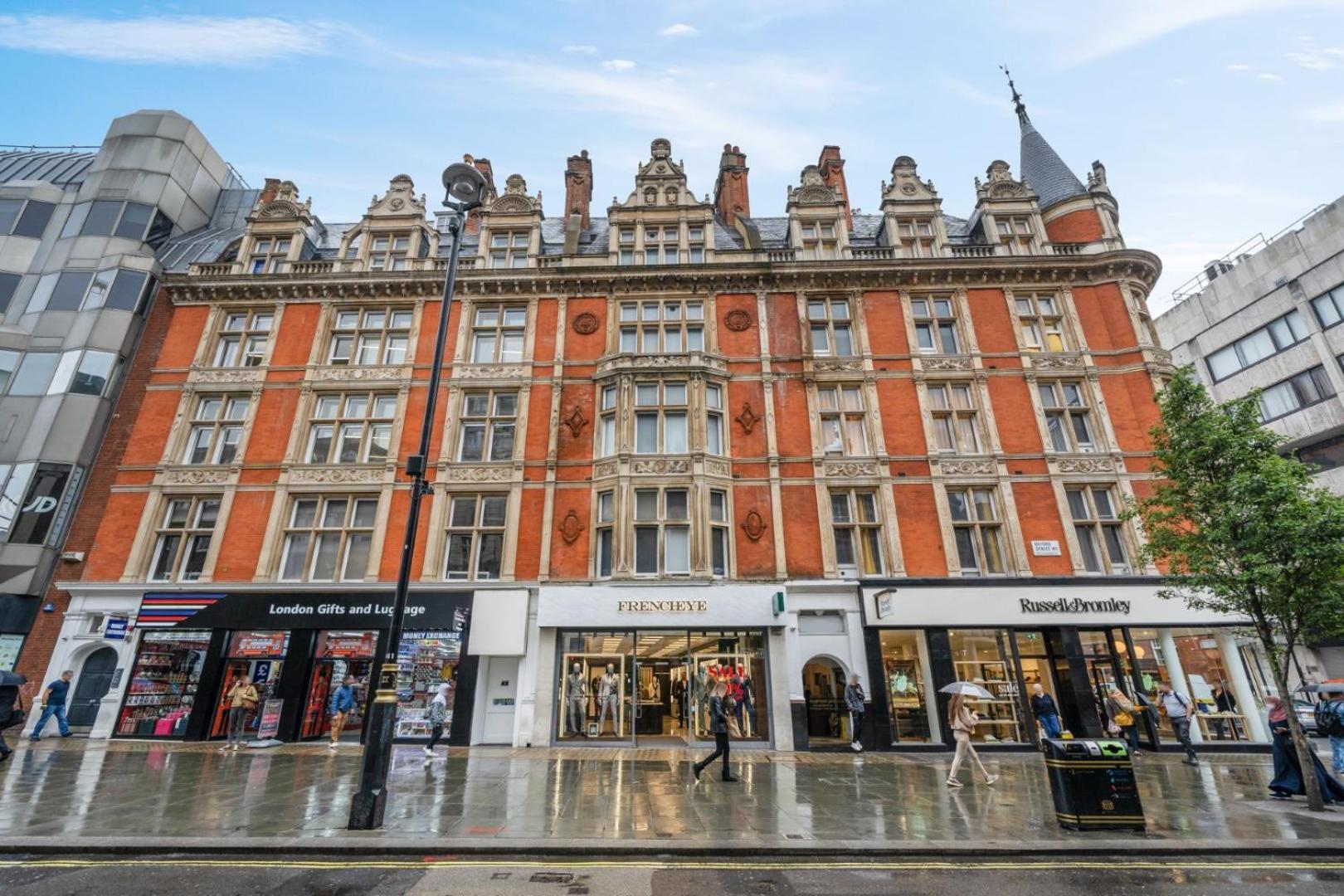 Luxurious Apartments On Oxford Street Лондон Экстерьер фото