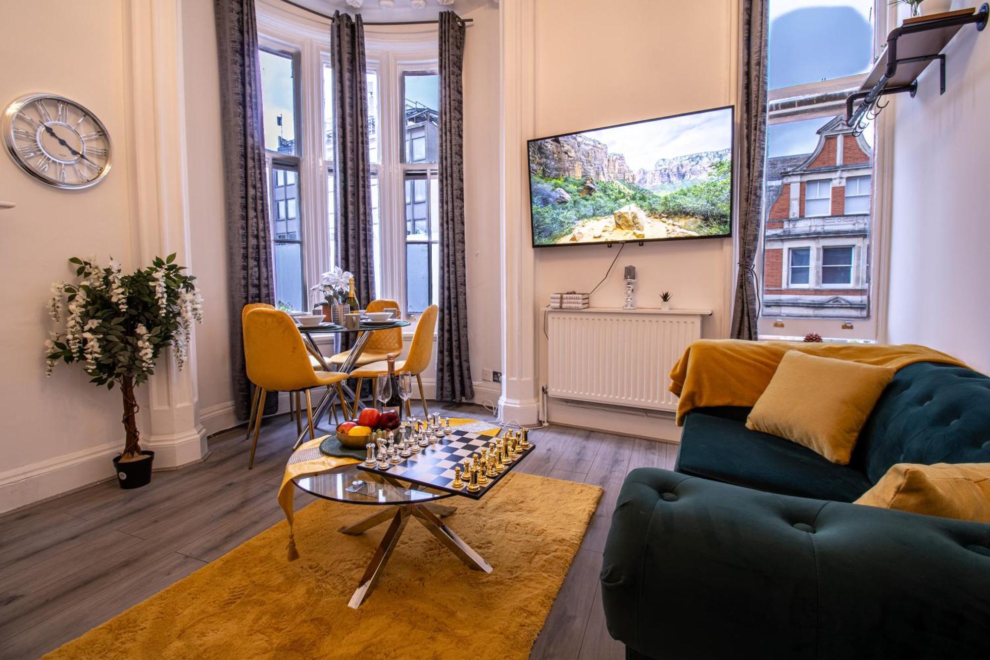 Luxurious Apartments On Oxford Street Лондон Экстерьер фото