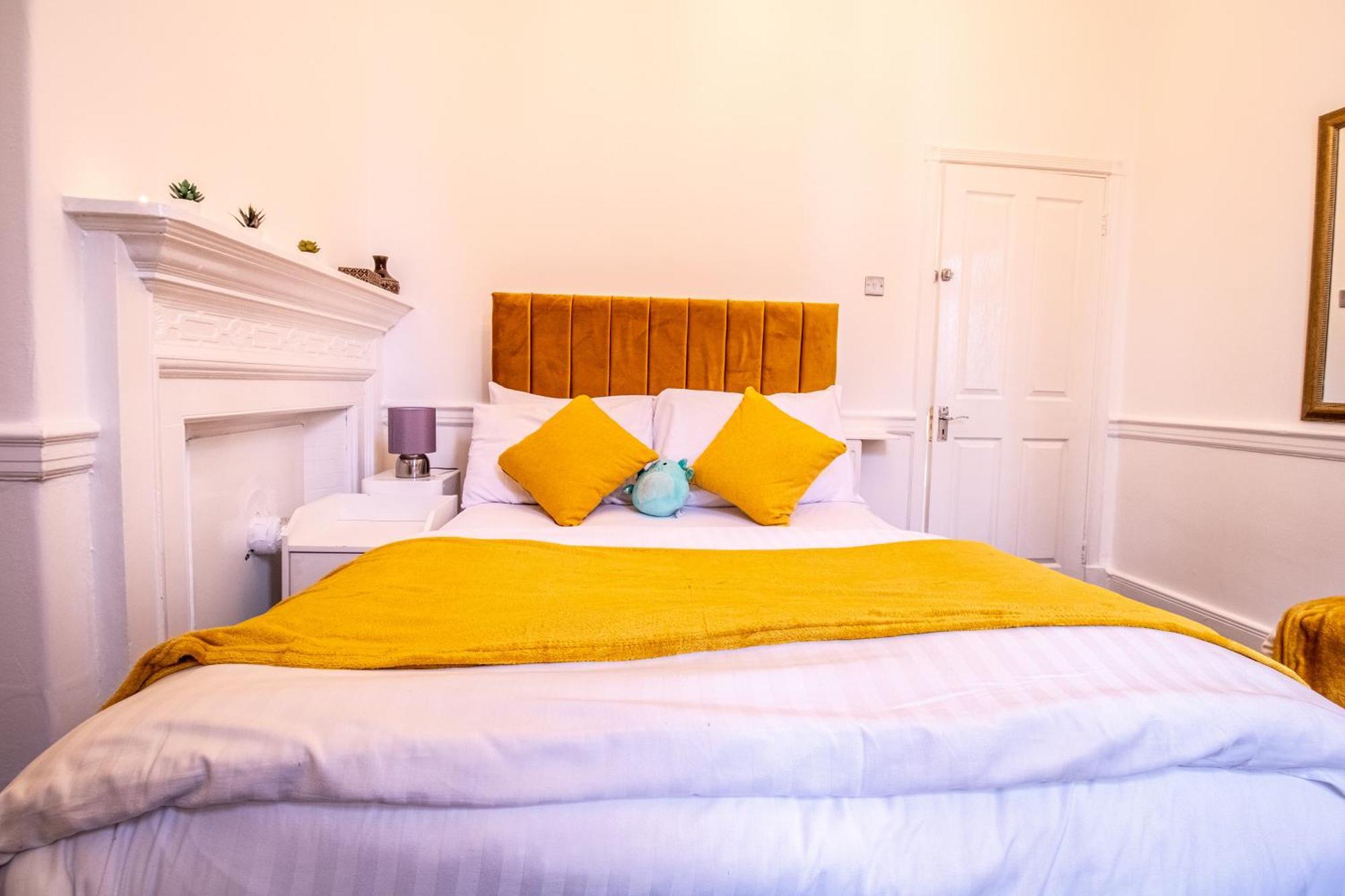Luxurious Apartments On Oxford Street Лондон Экстерьер фото