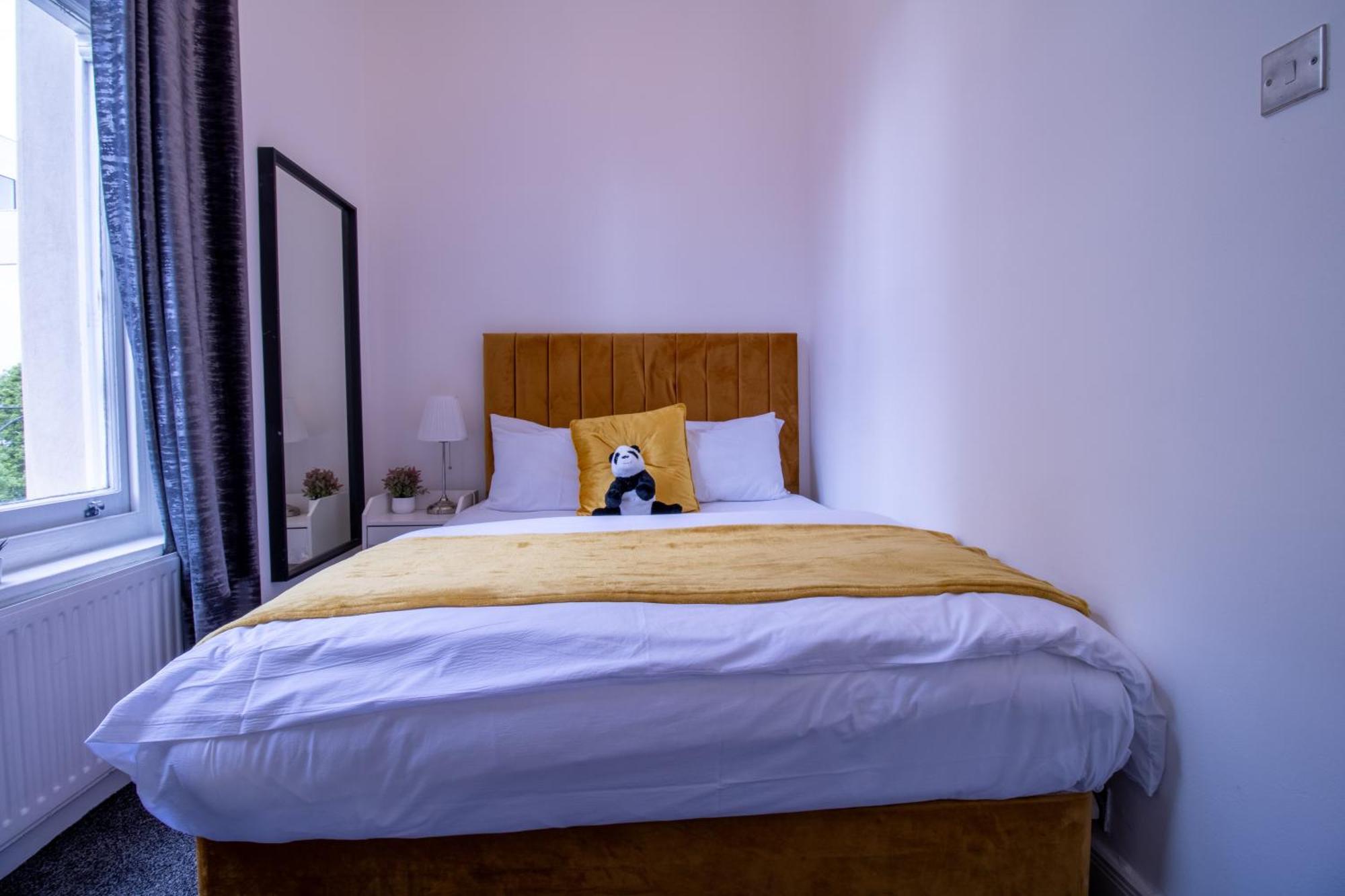 Luxurious Apartments On Oxford Street Лондон Экстерьер фото