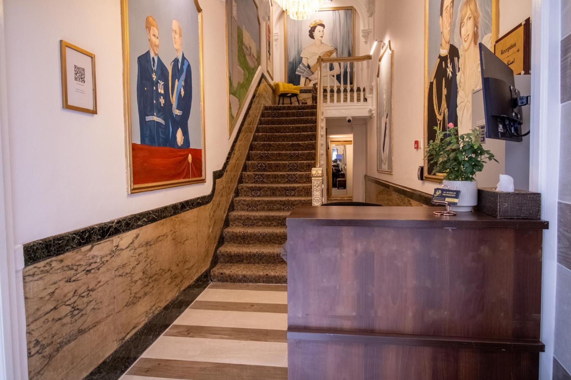 Luxurious Apartments On Oxford Street Лондон Экстерьер фото