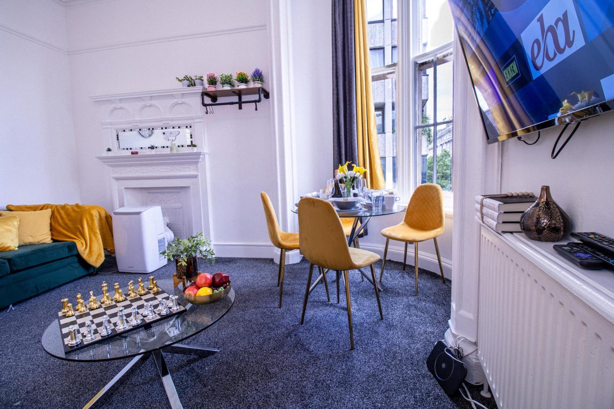 Luxurious Apartments On Oxford Street Лондон Экстерьер фото