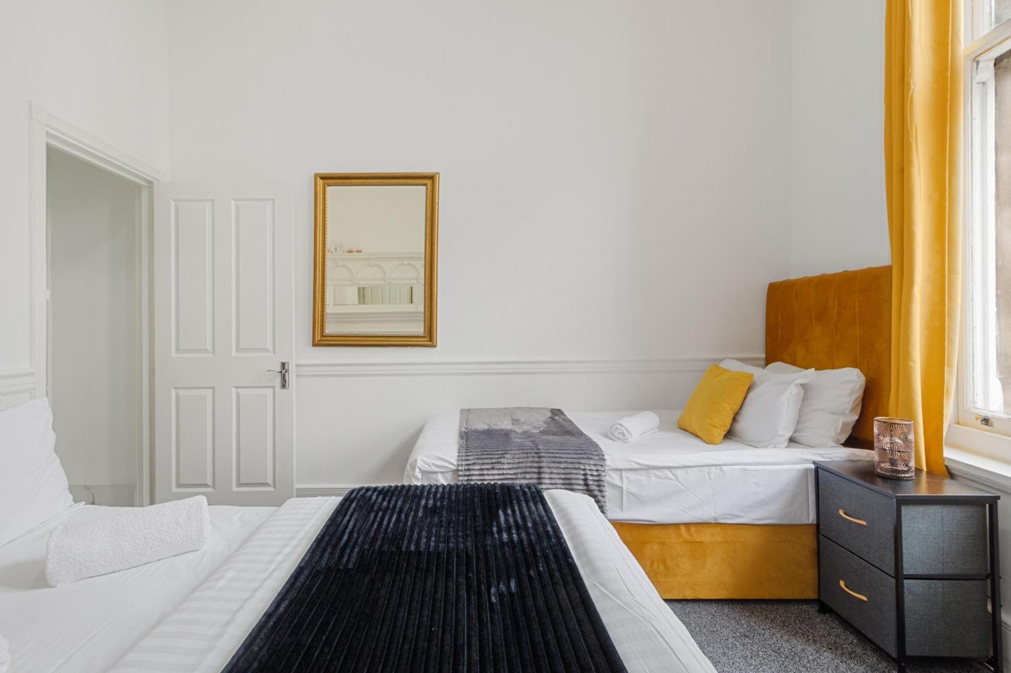 Luxurious Apartments On Oxford Street Лондон Экстерьер фото