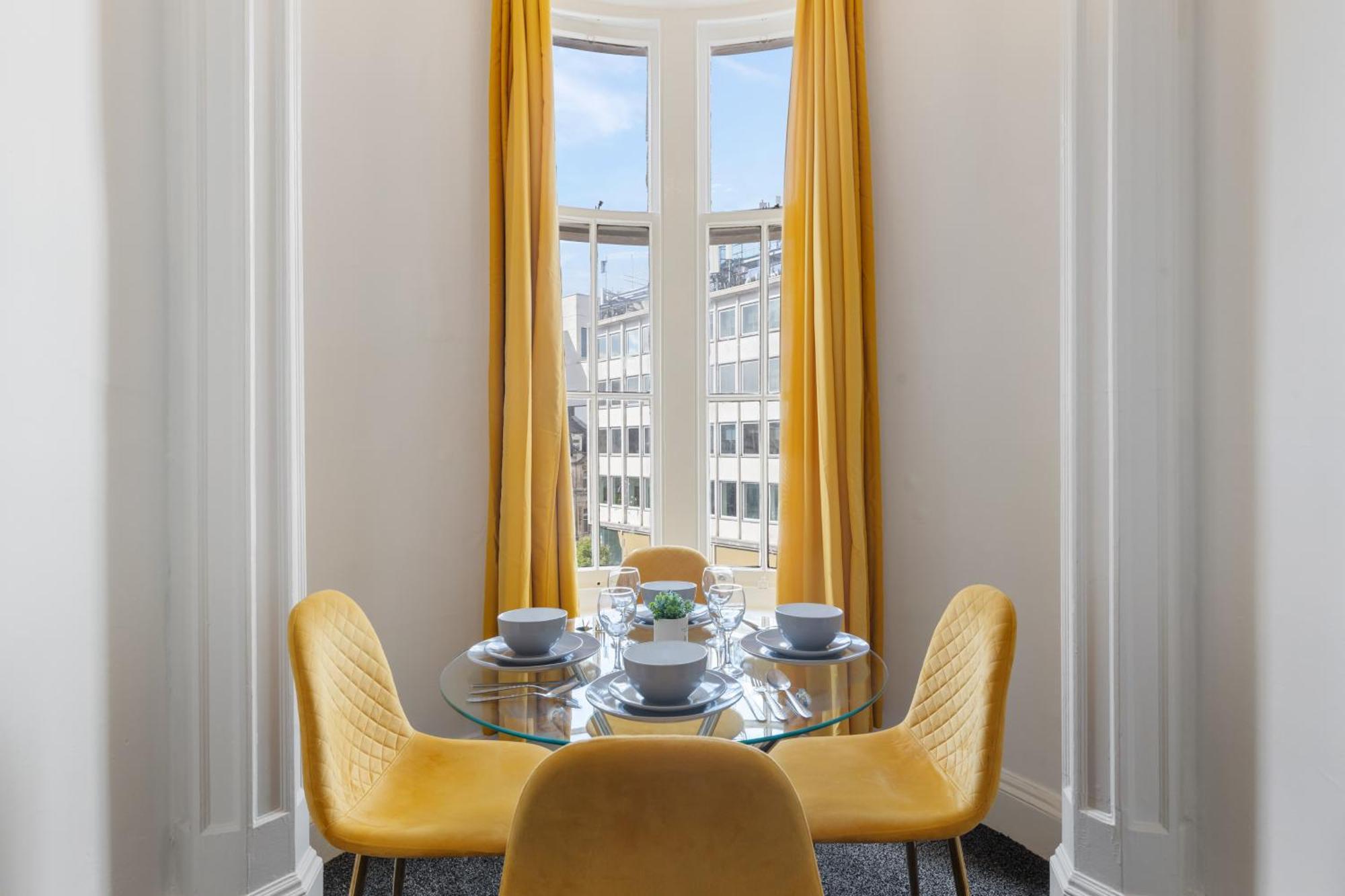 Luxurious Apartments On Oxford Street Лондон Экстерьер фото