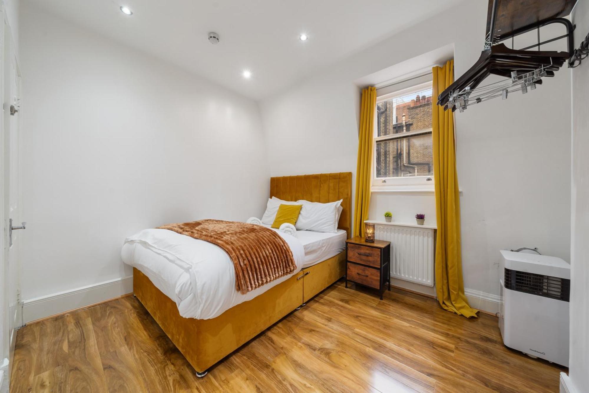 Luxurious Apartments On Oxford Street Лондон Экстерьер фото