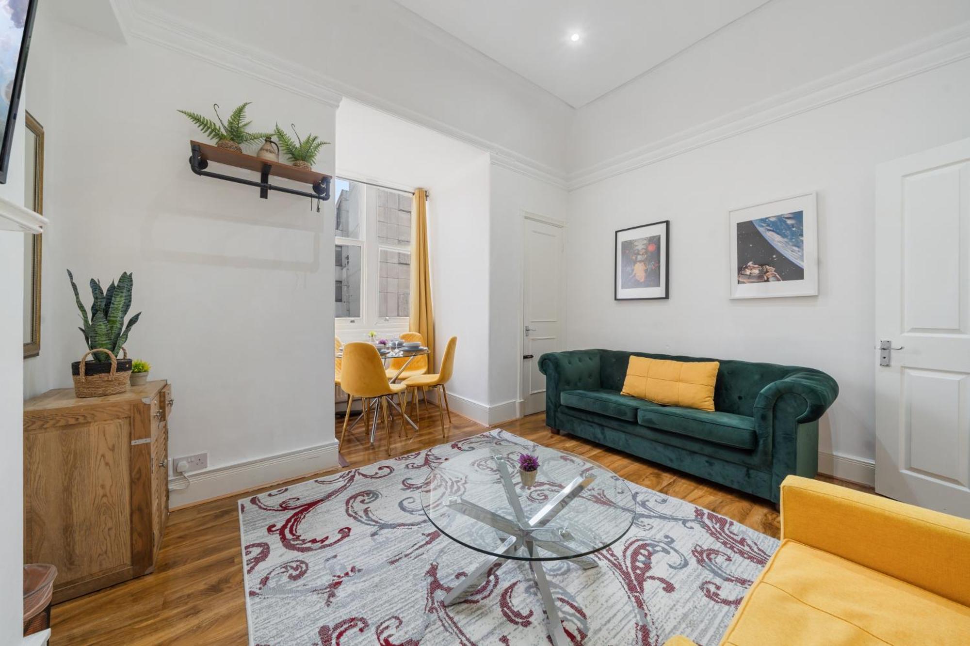 Luxurious Apartments On Oxford Street Лондон Экстерьер фото