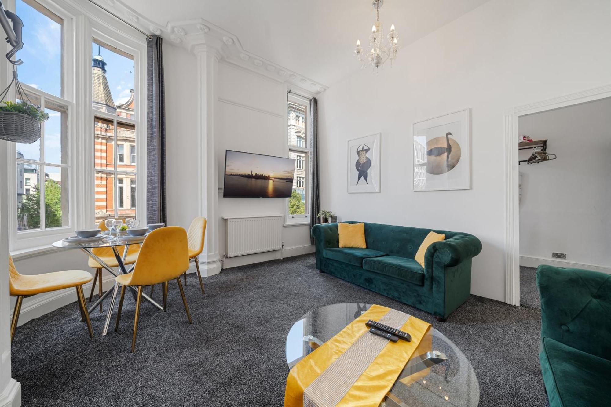 Luxurious Apartments On Oxford Street Лондон Экстерьер фото