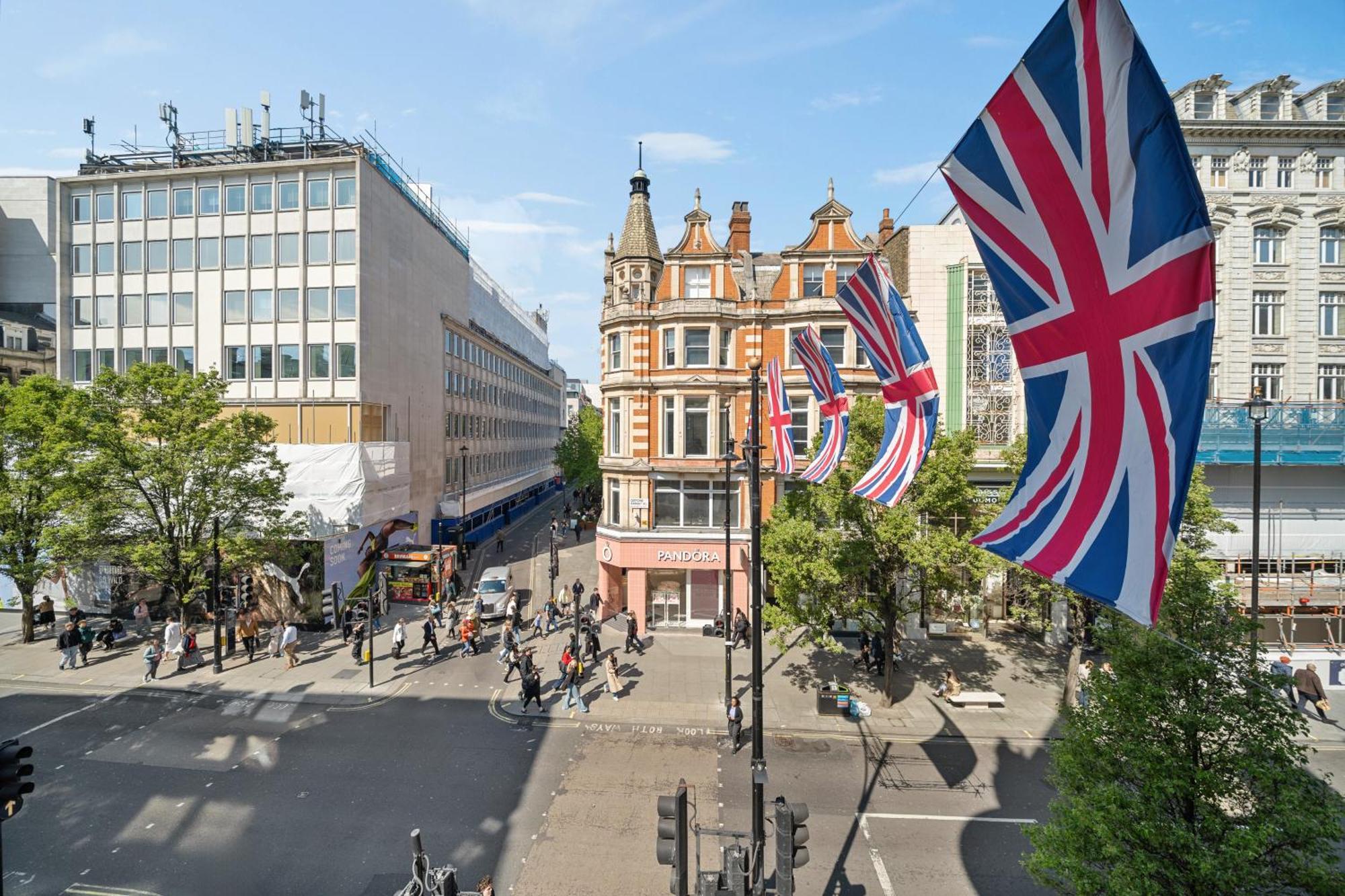 Luxurious Apartments On Oxford Street Лондон Экстерьер фото