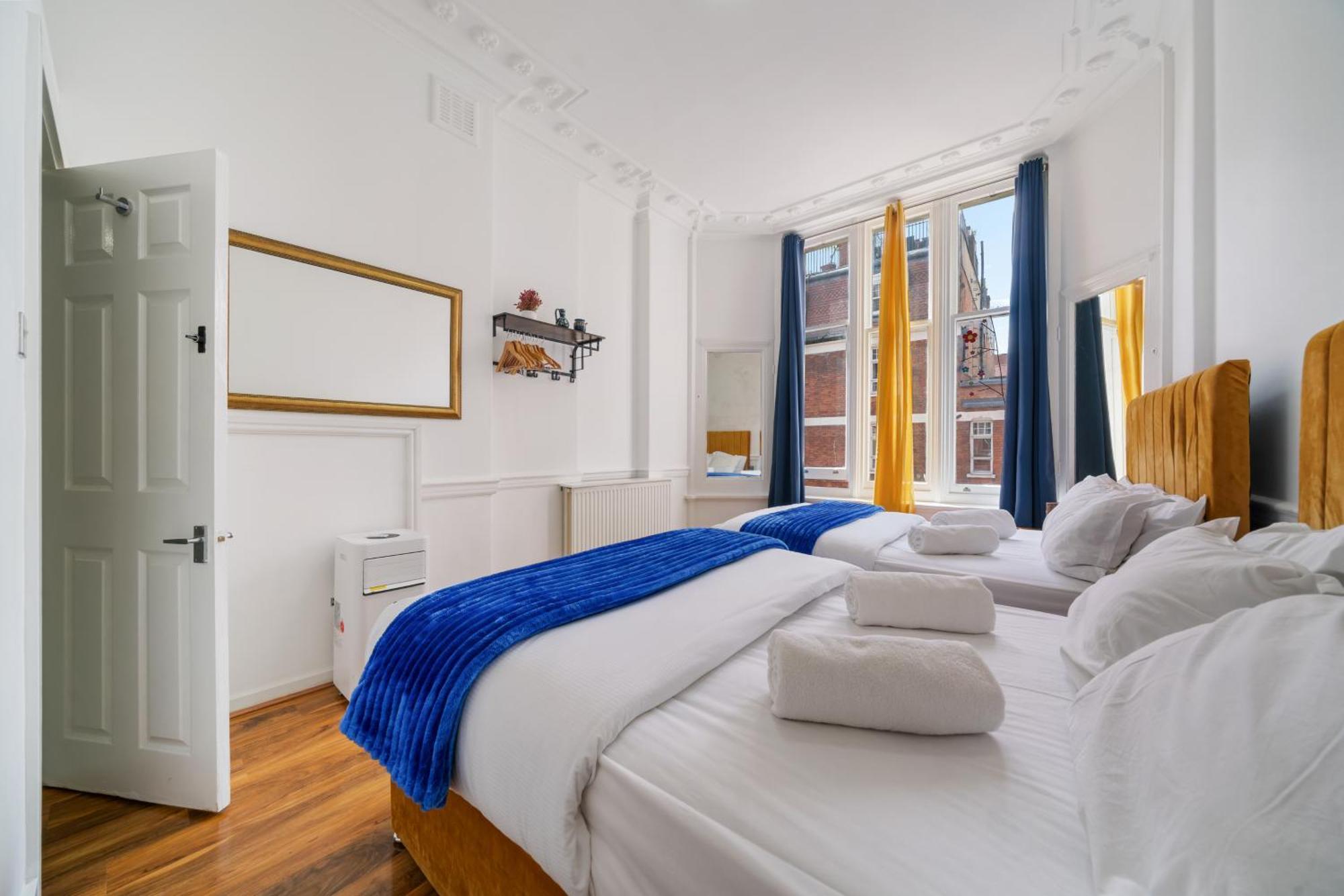Luxurious Apartments On Oxford Street Лондон Экстерьер фото