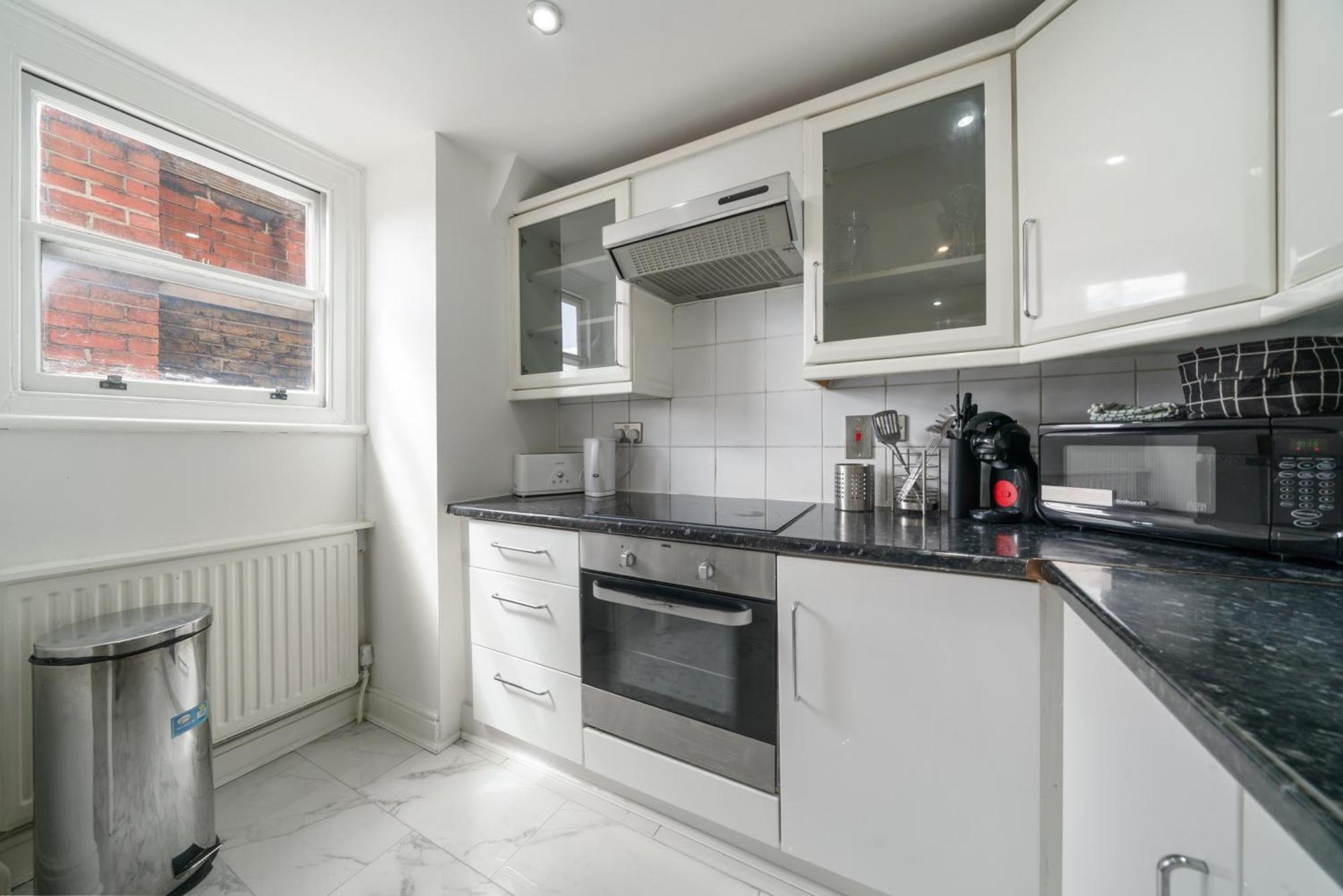 Luxurious Apartments On Oxford Street Лондон Экстерьер фото