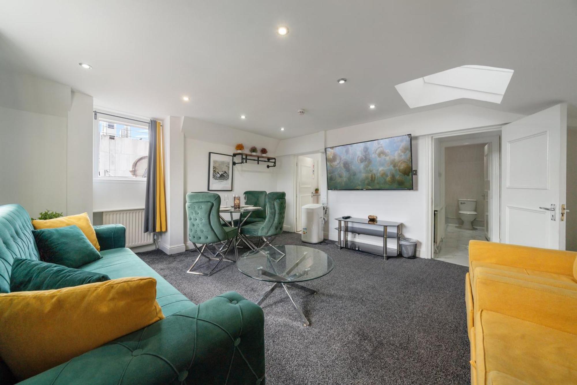 Luxurious Apartments On Oxford Street Лондон Экстерьер фото